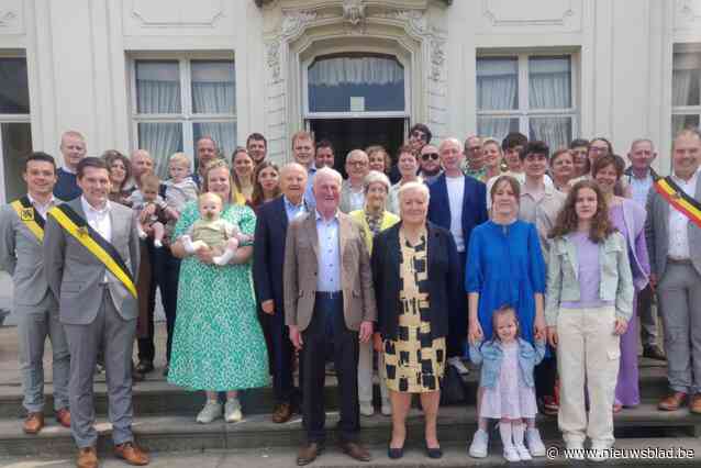 Basket- en volleysupporters Antoine en Francine zitten in diamanten huwelijksboot