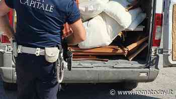 Fermato sulla Colombo con il furgone carico di rifiuti speciali