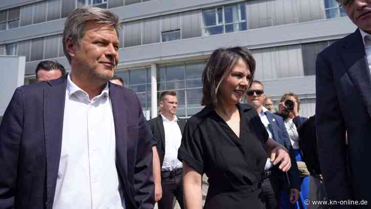 Mikrochips: Baerbock und Habeck besuchten Halbleiter-Fabrik Infineon in Dresden