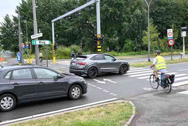 Kruising van Noordersingel en Stenenbrug net zo onveilig als gevaarlijkste kruispunt van Vlaanderen wat verderop: “Er moet iets veranderen voordat het fataal afloopt”