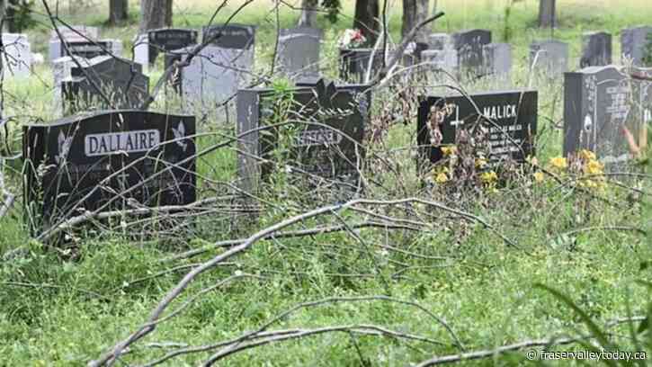 Deal reached in Montreal cemetery workers’ standoff that has left 300 bodies unburied