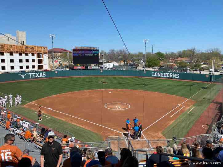 Texas softball adds infielder Joley Mitchell via transfer portal from Notre Dame