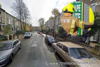 Man in hospital following fire in Wray Crescent, Islington