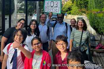 Call for 603 bus route extension outside Highgate schools