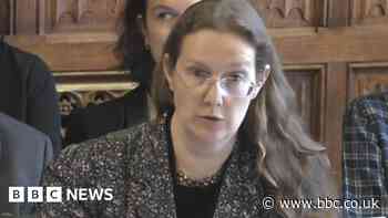 Rochford: Civil servant apologises to school over asbestos