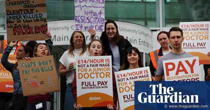 Minister calls for pay offer to be taken ‘seriously’ as doctors in England strike