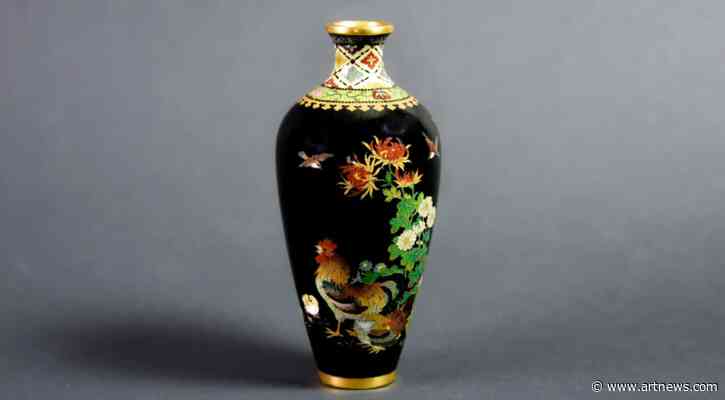 Tiny Vase Bought for $3.30 at Thrift Shop to Sell at Auction for $11,800