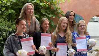 Weilheimerin Luisa Schierlinger für Ehrenamt in Sport, Kirche und Schule geehrt