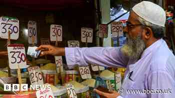 IMF approves long-awaited $3bn Pakistan bailout