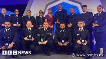 Babbs Mill: Bravery award for officers in frozen lake rescue bid