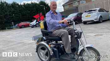 Haddenham councillor, 91, given freedom of his parish