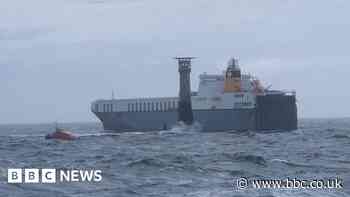 No visible damage to lighthouse from cargo ship