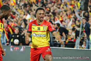 Voetbalcommentator waarschuwt Loïs Openda, en maant hem aan 'gewoon zichzelf te blijven': &quot;Ik ben benieuwd hoe hij daarmee zal omgaan&quot;