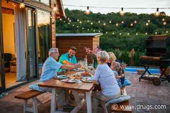 Summer Backyard Feasts Don't Have to be Unhealthy