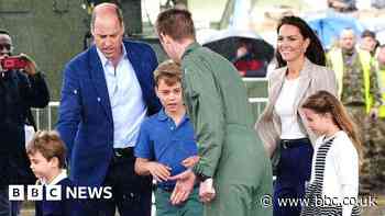 RIAT: William tours plane that brought Queen's body home