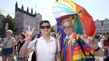 Tausende feiern in Rostock den Christopher Street Day