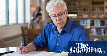 Challenging brain in older age may reduce dementia risk, study finds