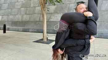 'True test of trust': Supportive couples enter Alberta's first wife-carrying competition