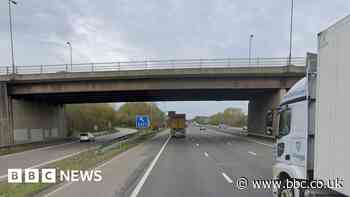 M3 shuts westbound between Farnborough and Hook after crash