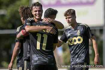 Standard beëindigt zijn oefenstage met een zege, en wat met STVV en RWDM?