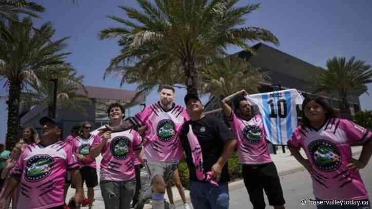 Lionel Messi makes it official by signing with Inter Miami and Major League Soccer