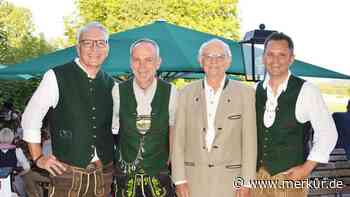 Fünf gute Gründe für ein Fest: Mit Grillhendl, Grauburgunder und Bayerns Ex-Ministerpräsident