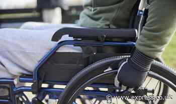 Government gives passport to new job for injured military heroes