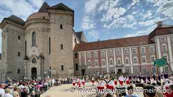 Bindertanz mit Video: Premiere auf dem Klosterhof in Wiblingen
