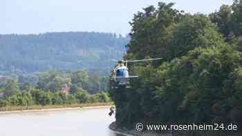 Großeinsatz in Waldkraiburg: Wasserwacht, Feuerwehr und Helikopter suchen Person