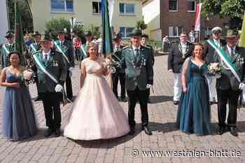Himmighausen feiert seine Majestäten Jan-Michael und Celine Göke