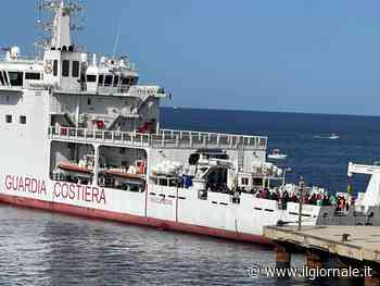 Lampedusa, nuova ondata di sbarchi: oltre 1.400 migranti. "Hotspot al limite"