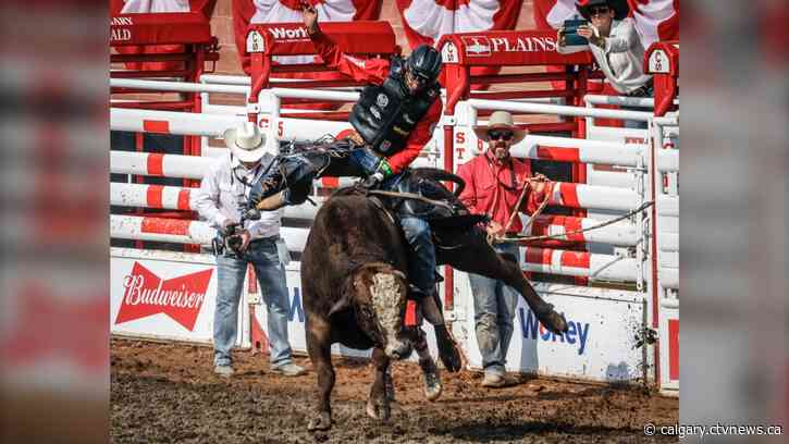 Four Canadians prevail in Calgary Stampede rodeo finals