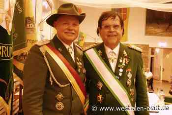 Ehrenoberst Michael Pavlicic in Schloß Neuhaus verabschiedet