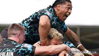 Super League: Salford Red Devils 22-24 Leigh Leopards - High-fliers claim derby win