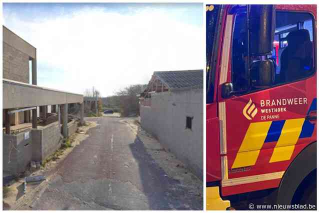 Vandalen stichten tweemaal brand op verlaten camping én versperren toegang voor brandweer met paletten en steenpuin: “Nooit eerder meegemaakt”