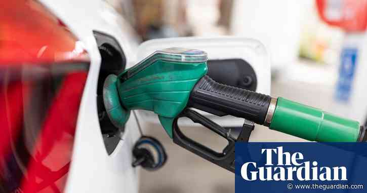 Grant Shapps to meet supermarket bosses over ‘sky high’ petrol prices