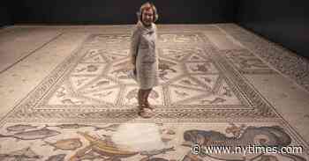 At the Met, She Holds Court. At Home, She Held 71 Looted Antiquities.