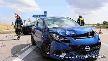 Zwei Autos prallen bei Obertaufkirchen zusammen