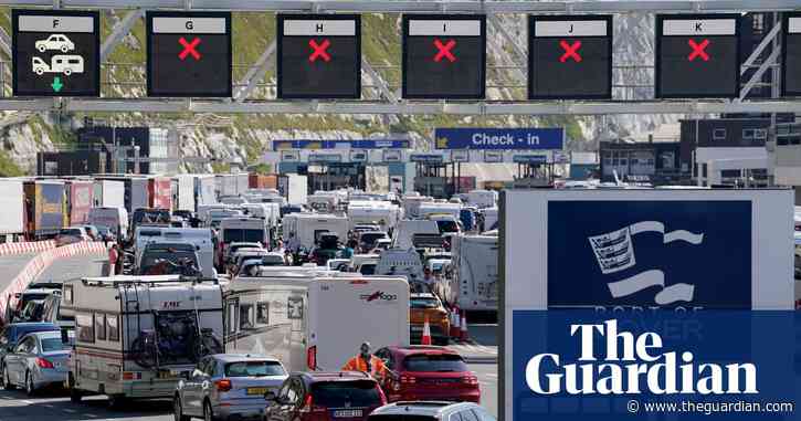 Port of Dover warns of two-and-half-hour waits this weekend