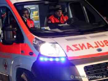 Fanno sesso sotto casa sua: lui protesta e lo picchiano a sangue