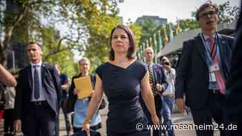 Baerbock: Putin für „Urverbrechen“ zur Rechenschaft ziehen