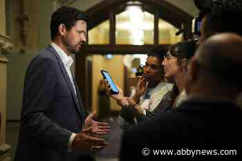 As immigration debate rages on, new report makes case for more newcomers