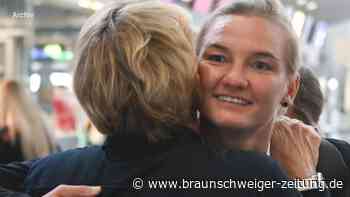 «Poppi» hier, Alex da, Frau Popp dort: DFB-Kapitänin gefragt wie nie