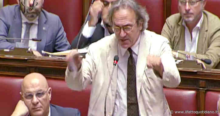 Bonelli sbotta in Aula: “Abbia pazienza, gli auguri di compleanno glieli fa in un altro momento”