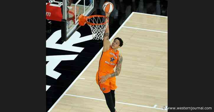 Media Goes Crazy for Brittney Griner's Slam Dunk, But Basketball Fans Spot an Immediate Problem