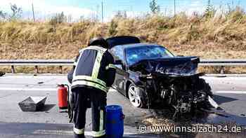 Auto schleudert über A94: Viele Trümmerteile und stundenlanger Stau