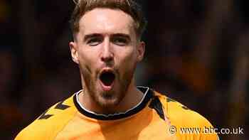 Sam Smith: Cambridge United striker returns to Reading two years after leaving