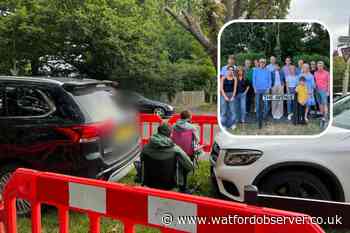 Sit-in protest staged over 5G pole in The Avenue, Bushey