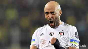 Nathan Redmond: Burnley in talks to sign winger on free transfer