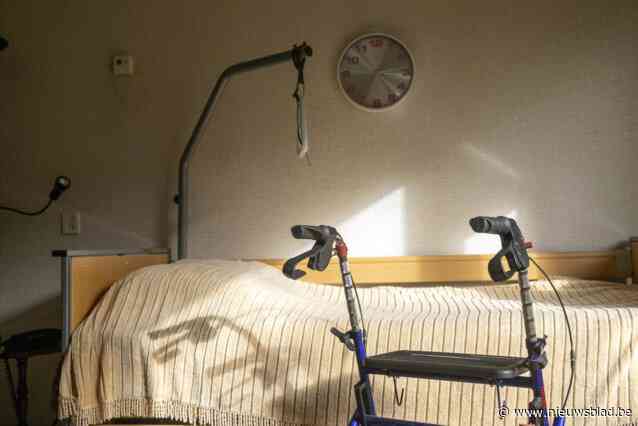 Mantelzorgers zijn meestal partners of (schoon)dochters die voor hulpbehoevend familielid zorgen, Katrien Schryvers wil dat steden en gemeenten gegevens mogen kennen